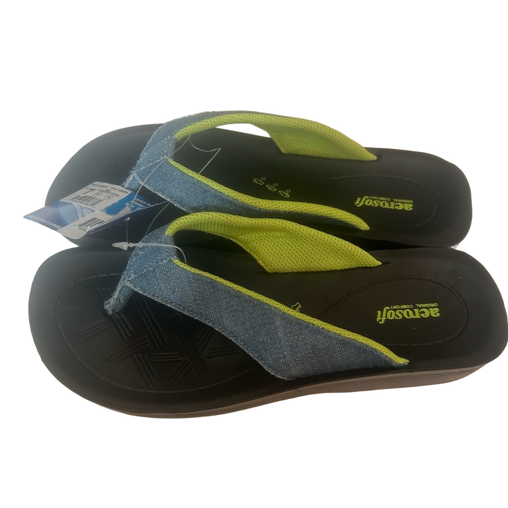 Areosoft Woman’s Denim Flip Flops Size 7 New